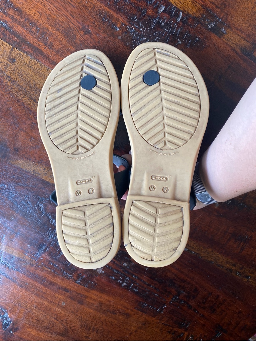 Crocs Women's Tulum Toe Post Sandals black size 7 comfort strappy slip on - Picture 4 of 6